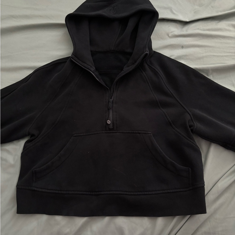 LULULEMON SCUBA WORN TWICE GREAT CONDITION